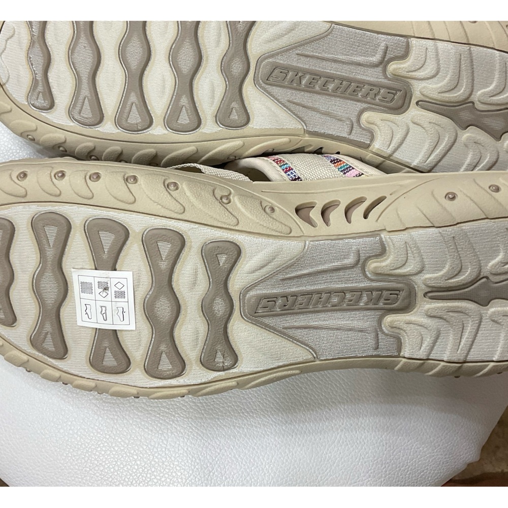 NWT Skechers Ladies Mad Swag Beige Sandals with Colorful Straps Size 10 - Picture 5 of 7